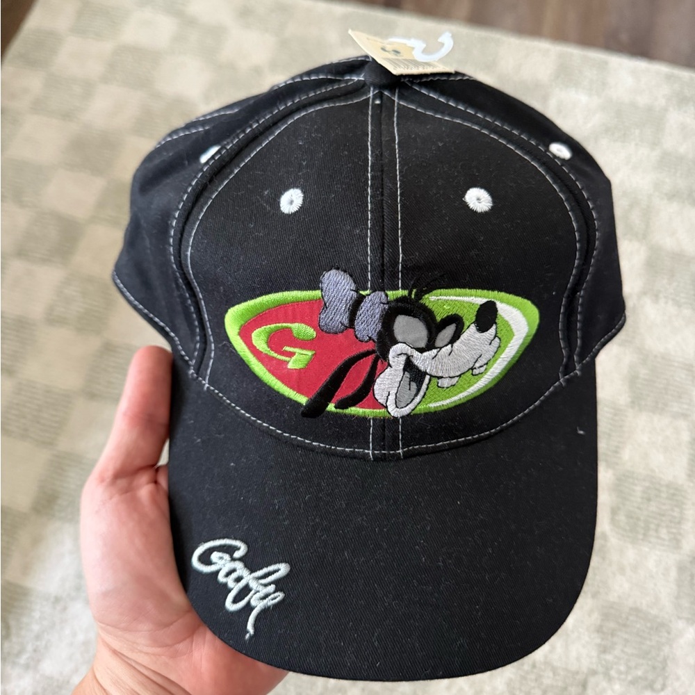 NWT Vintage Disney Black Goofy Cap with Green and Gray Accents